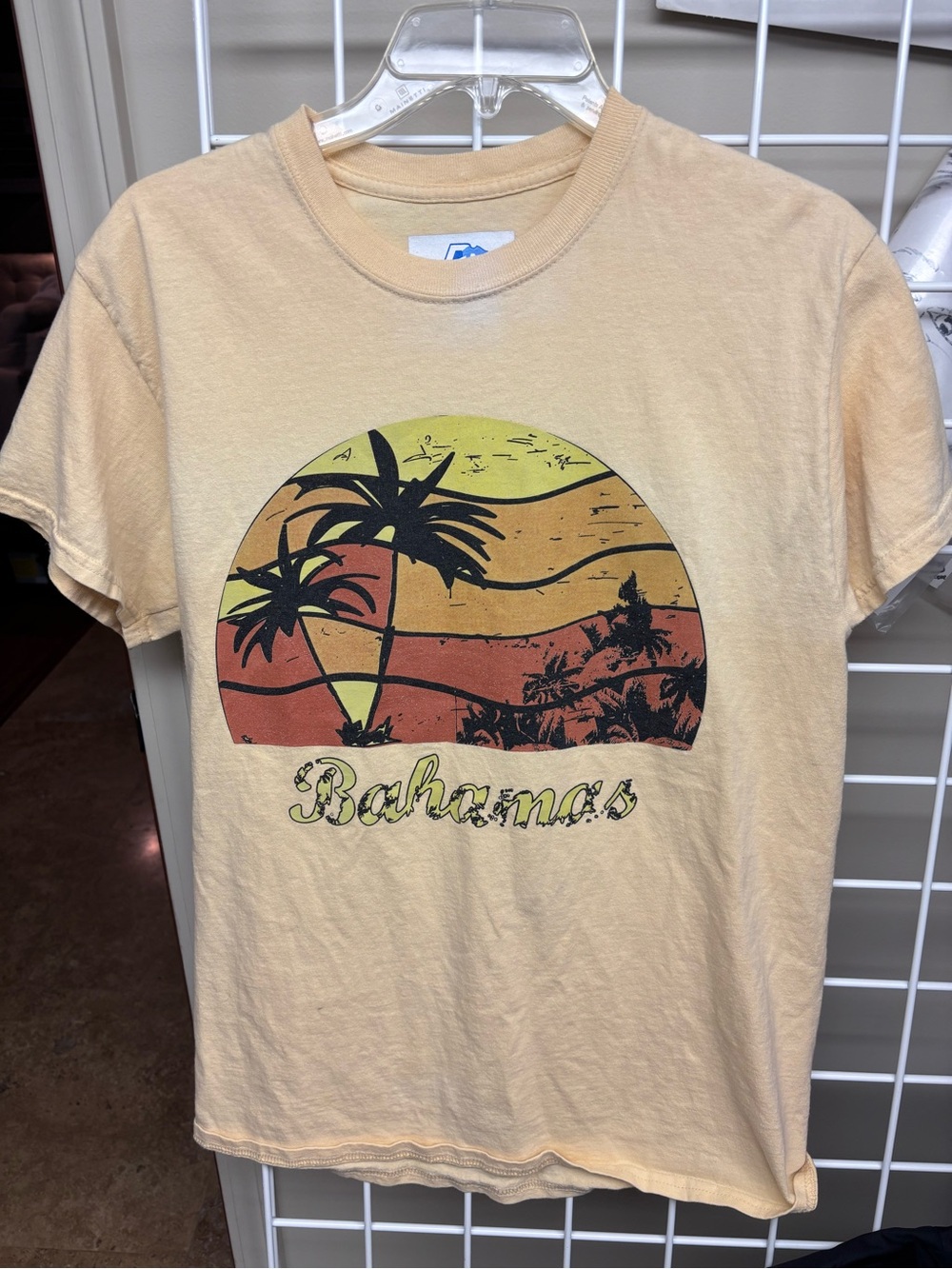 The Great Country Of Bahamas Short Sleeve T-Shirt Size Medium Cotton EUC